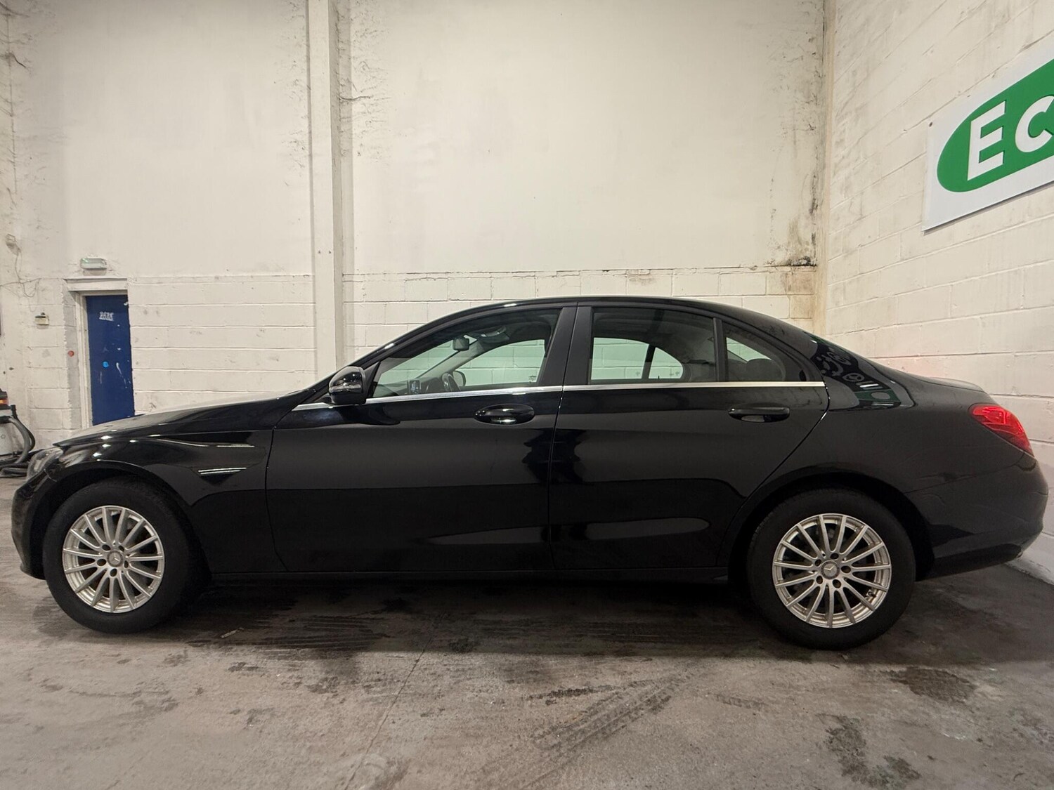 Used Mercedes-Benz C Class 2015 for sale - 77509876: Photo 8