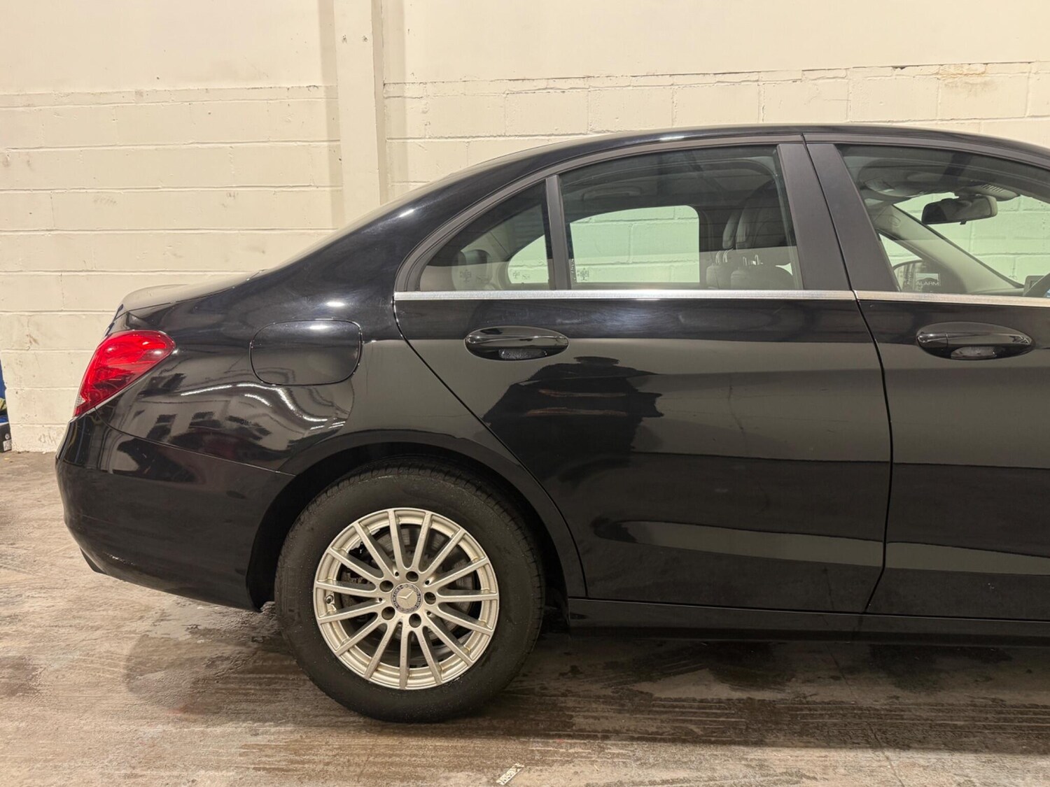 Used Mercedes-Benz C Class 2015 for sale - 77509876: Photo 9