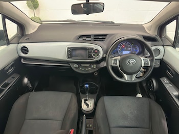 Used Toyota Yaris 2014 for sale - 75401149: Photo
