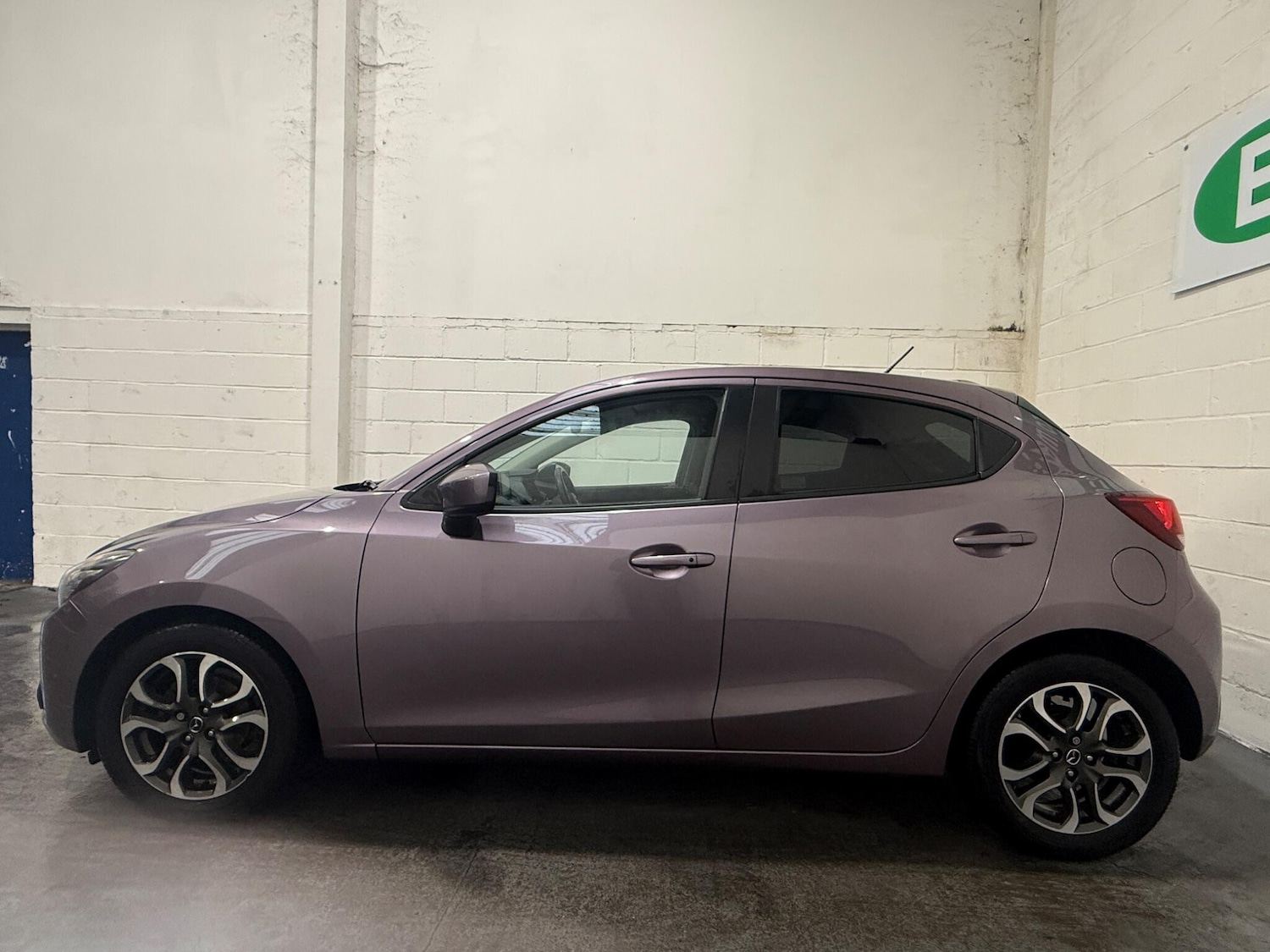 Used Mazda Mazda2 2015 for sale - 76824431: Photo 5