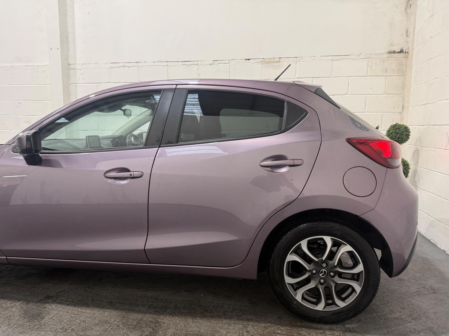 Used Mazda Mazda2 2015 for sale - 76824431: Photo 6