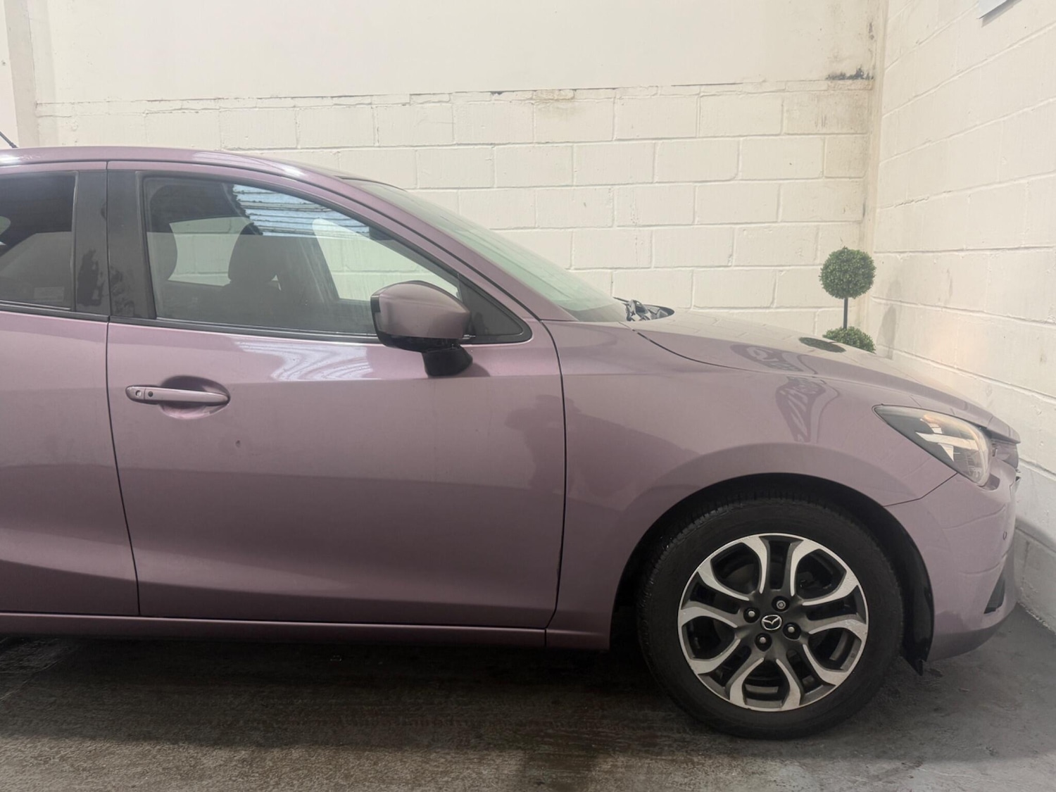 Used Mazda Mazda2 2015 for sale - 76824431: Photo 9