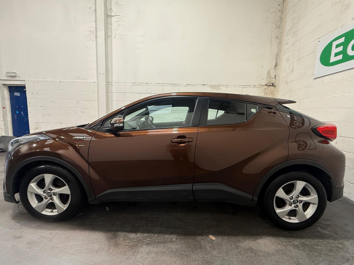 Used Toyota C-HR for sale - 77925333: Photo 8