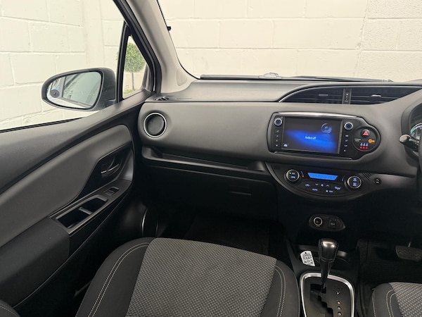 Used Toyota Yaris 2015 for sale - 76094103: Photo 17