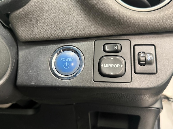 Used Toyota Yaris 2015 for sale - 76094103: Photo 28