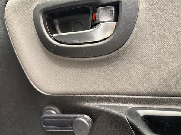 Used Toyota Yaris 2015 for sale - 76094103: Photo 30
