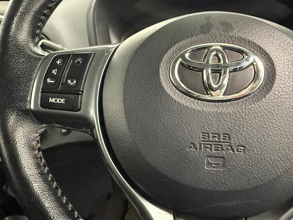 Used Toyota Yaris 2015 for sale - 76094103: Photo 37