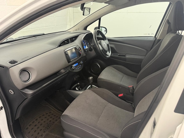 Used Toyota Yaris 2015 for sale - 76094103: Photo 39
