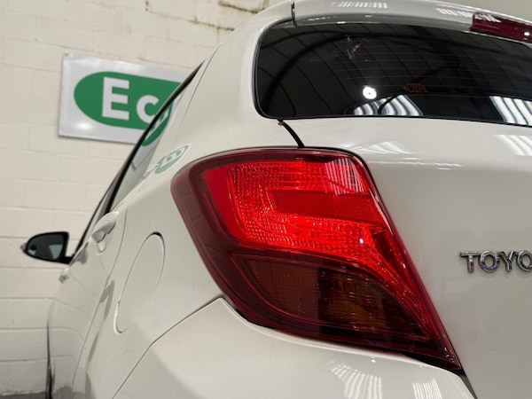 Used Toyota Yaris 2015 for sale - 76094103: Photo 42