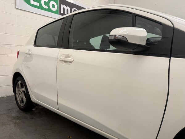 Used Toyota Yaris 2015 for sale - 76094103: Photo 49