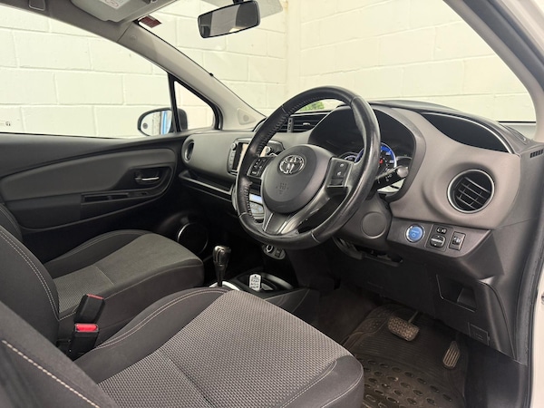 Used Toyota Yaris 2015 for sale - 76094103: Photo 53