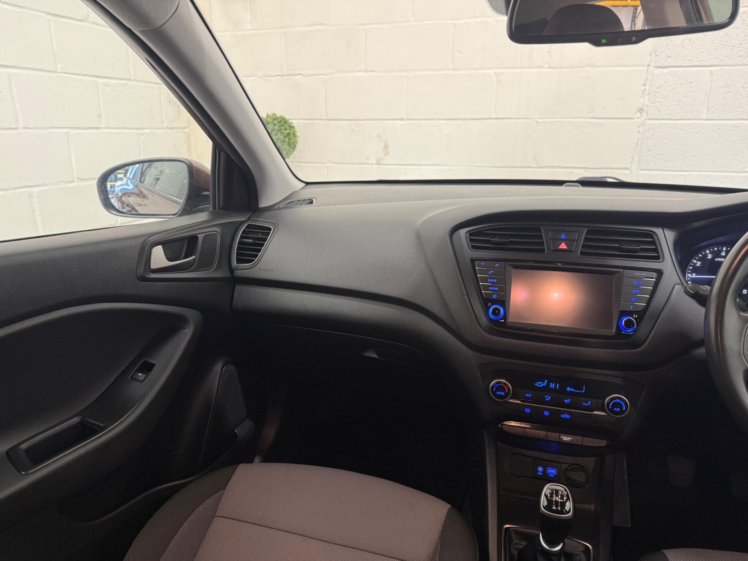 Used Hyundai i20 2018 for sale - 77478885: Photo 18