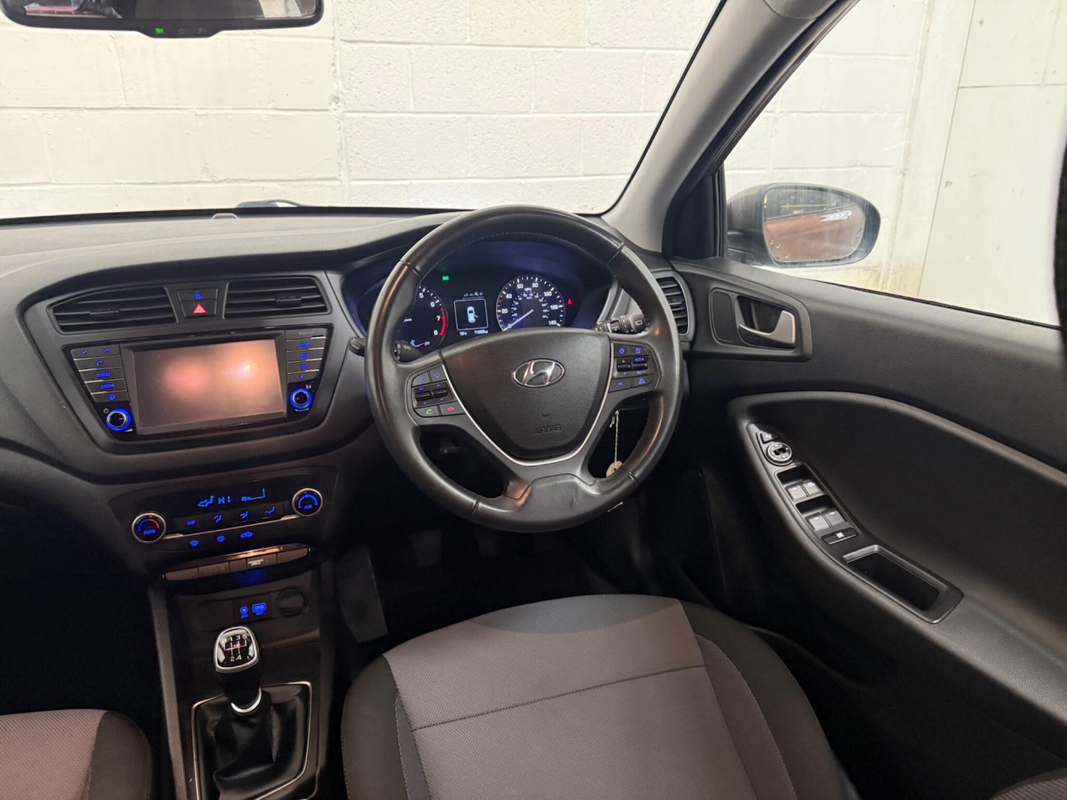 Used Hyundai i20 2018 for sale - 77478885: Photo 19