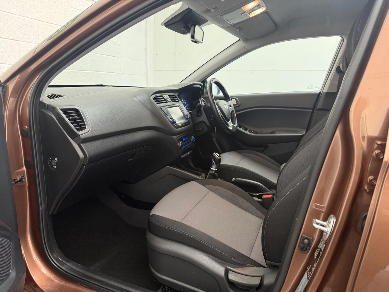 Used Hyundai i20 2018 for sale - 77478885: Photo 38