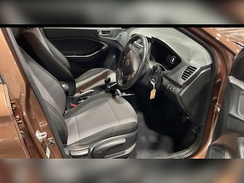 Used Hyundai i20 2018 for sale - 77478885: Photo