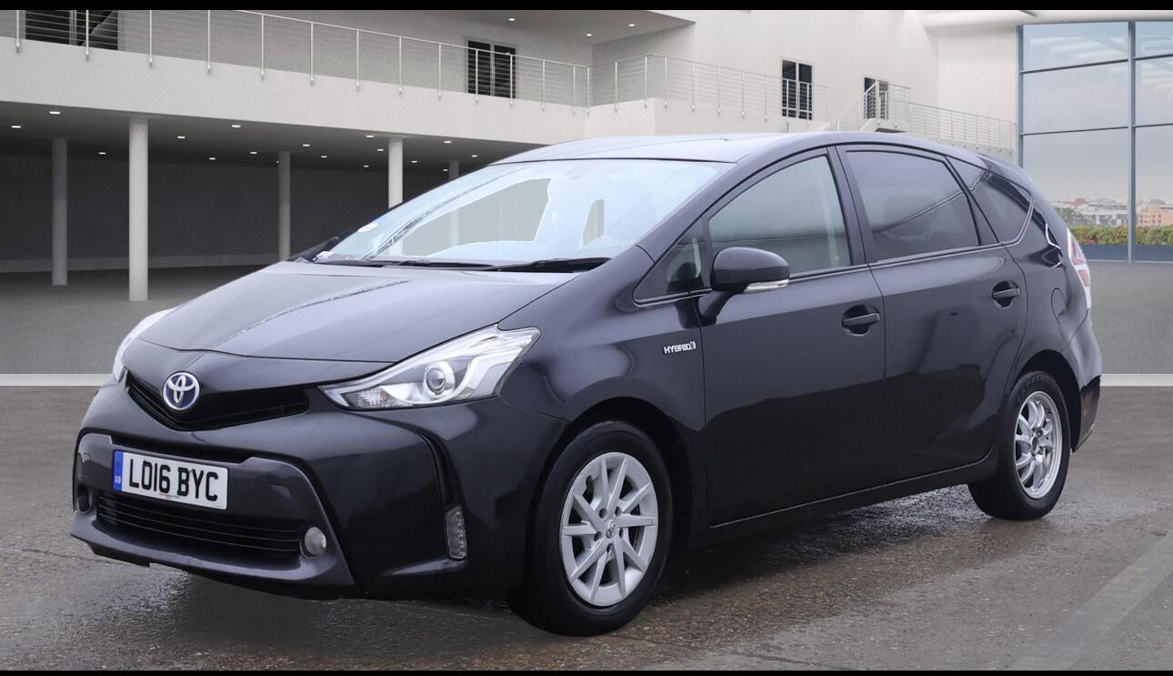 Used Toyota Prius+ 2016 for sale - 76898620: Photo 2