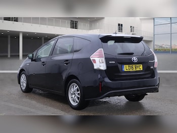 Used Toyota Prius+ 2016 for sale - 76898620: Photo