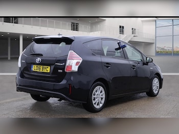 Used Toyota Prius+ 2016 for sale - 76898620: Photo