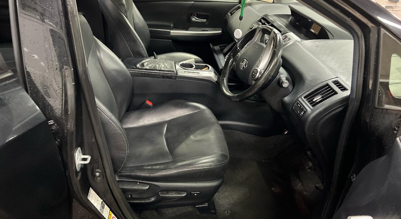 Used Toyota Prius+ 2016 for sale - 76898620: Photo 5