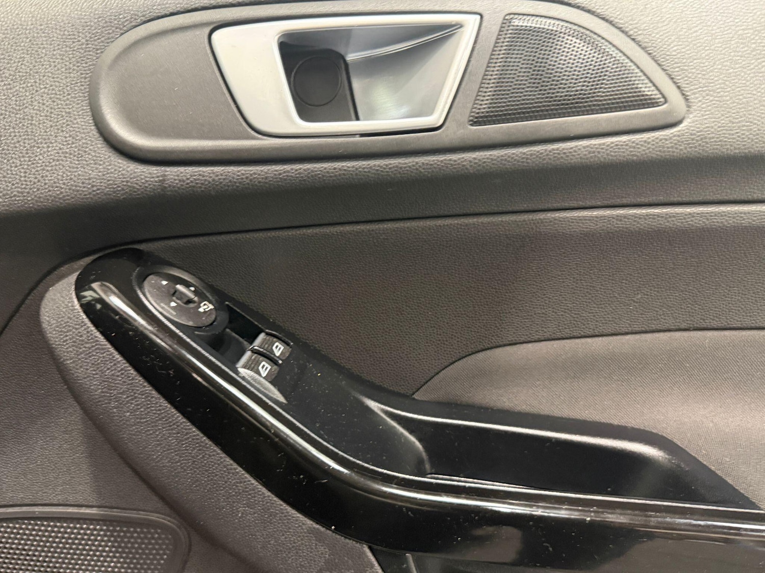 Used Ford Fiesta 2017 for sale - 76988169: Photo 31