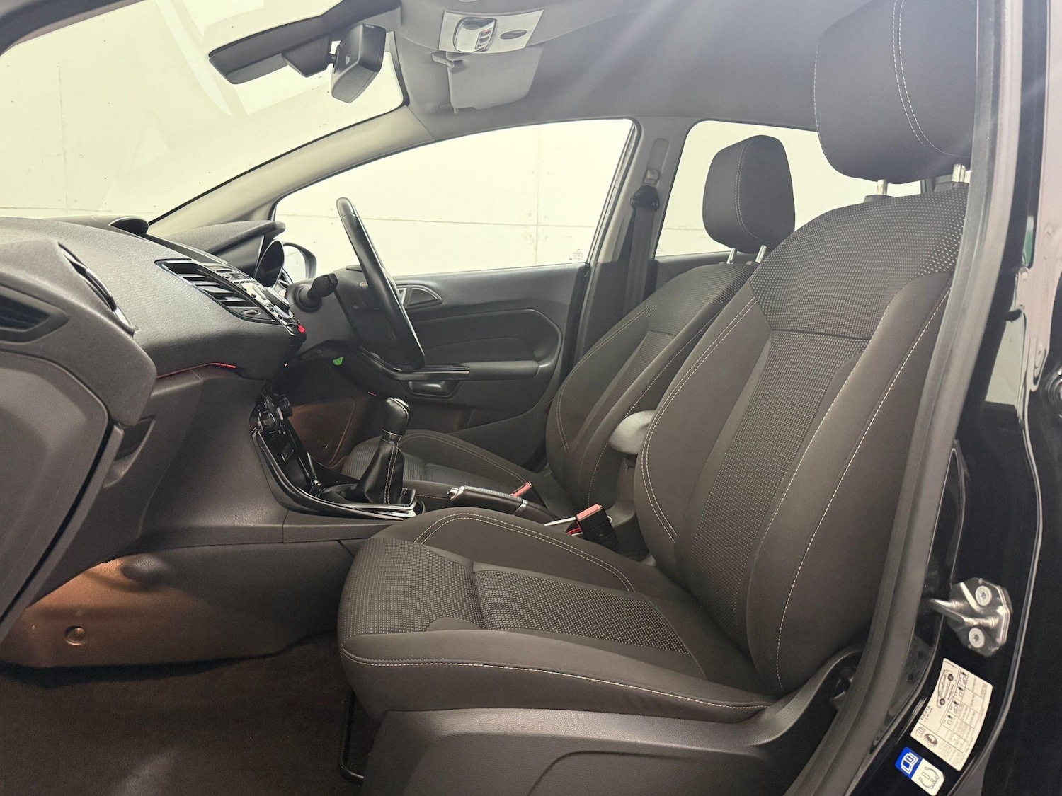 Used Ford Fiesta 2017 for sale - 76988169: Photo 41