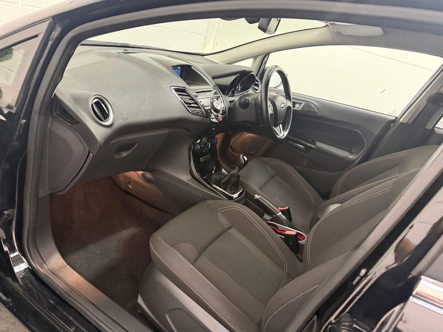 Used Ford Fiesta 2017 for sale - 76988169: Photo 44