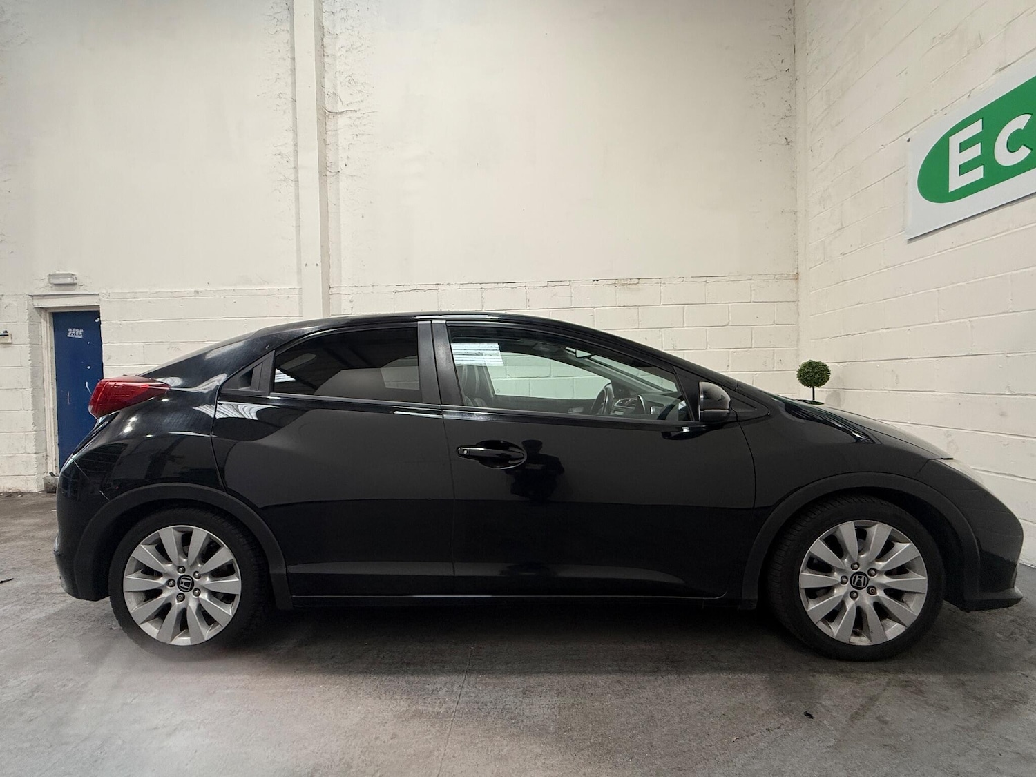 Used Honda Civic 2014 for sale - 76472631: Photo 18