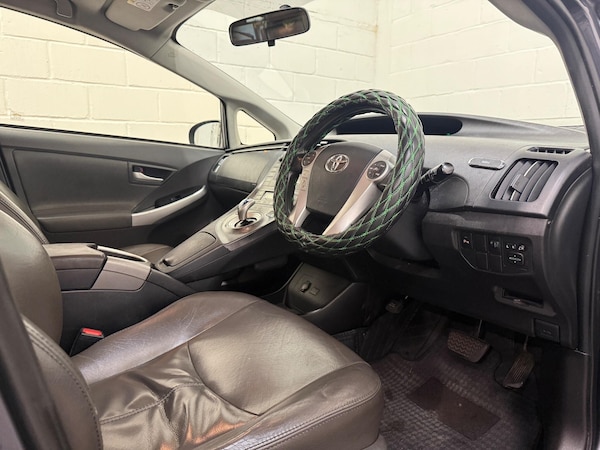 Used Toyota Prius 2015 for sale - 76326363: Photo 23