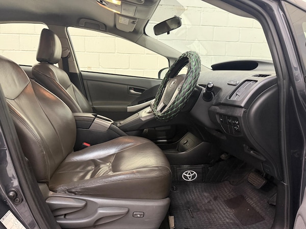 Used Toyota Prius 2015 for sale - 76326363: Photo 25
