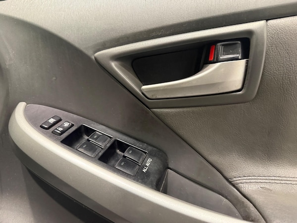 Used Toyota Prius 2015 for sale - 76326363: Photo 29