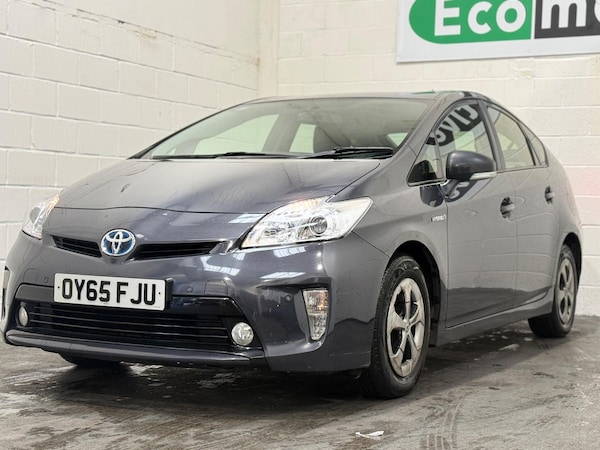 Used Toyota Prius 2015 for sale - 76326363: Photo 2