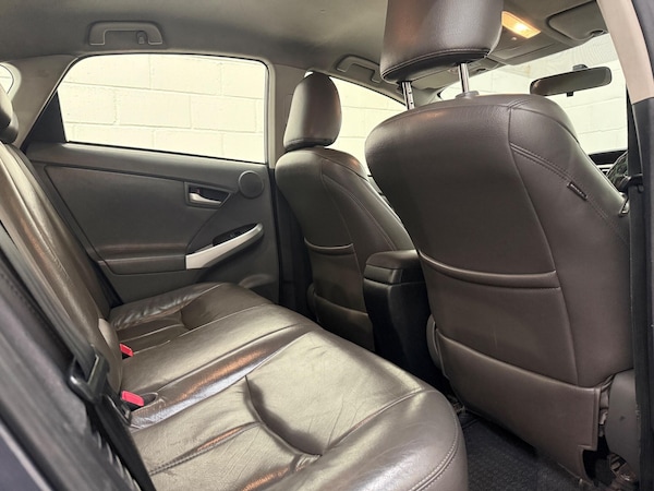 Used Toyota Prius 2015 for sale - 76326363: Photo 31