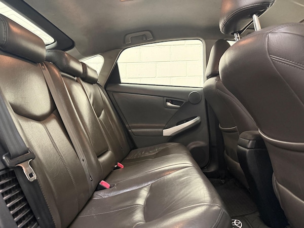 Used Toyota Prius 2015 for sale - 76326363: Photo 32