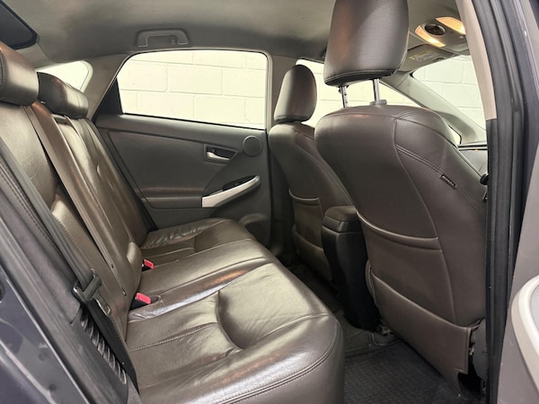 Used Toyota Prius 2015 for sale - 76326363: Photo 33