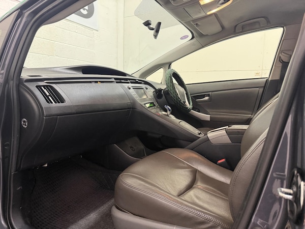 Used Toyota Prius 2015 for sale - 76326363: Photo 42