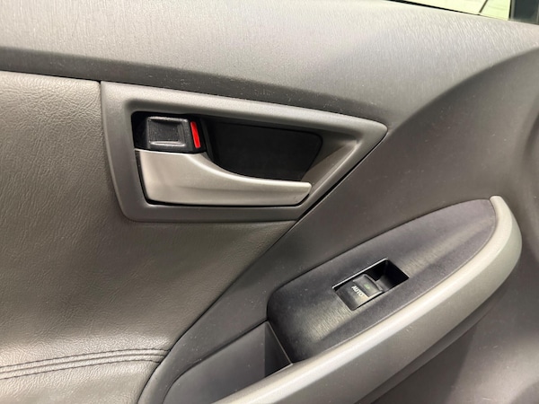 Used Toyota Prius 2015 for sale - 76326363: Photo 45