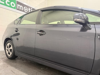 Used Toyota Prius 2015 for sale - 76326363: Photo 4
