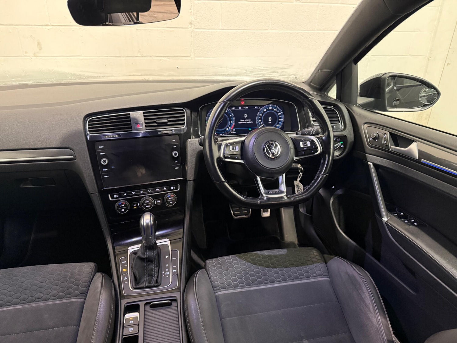 Used Volkswagen Golf 2017 for sale - 77163654: Photo 18