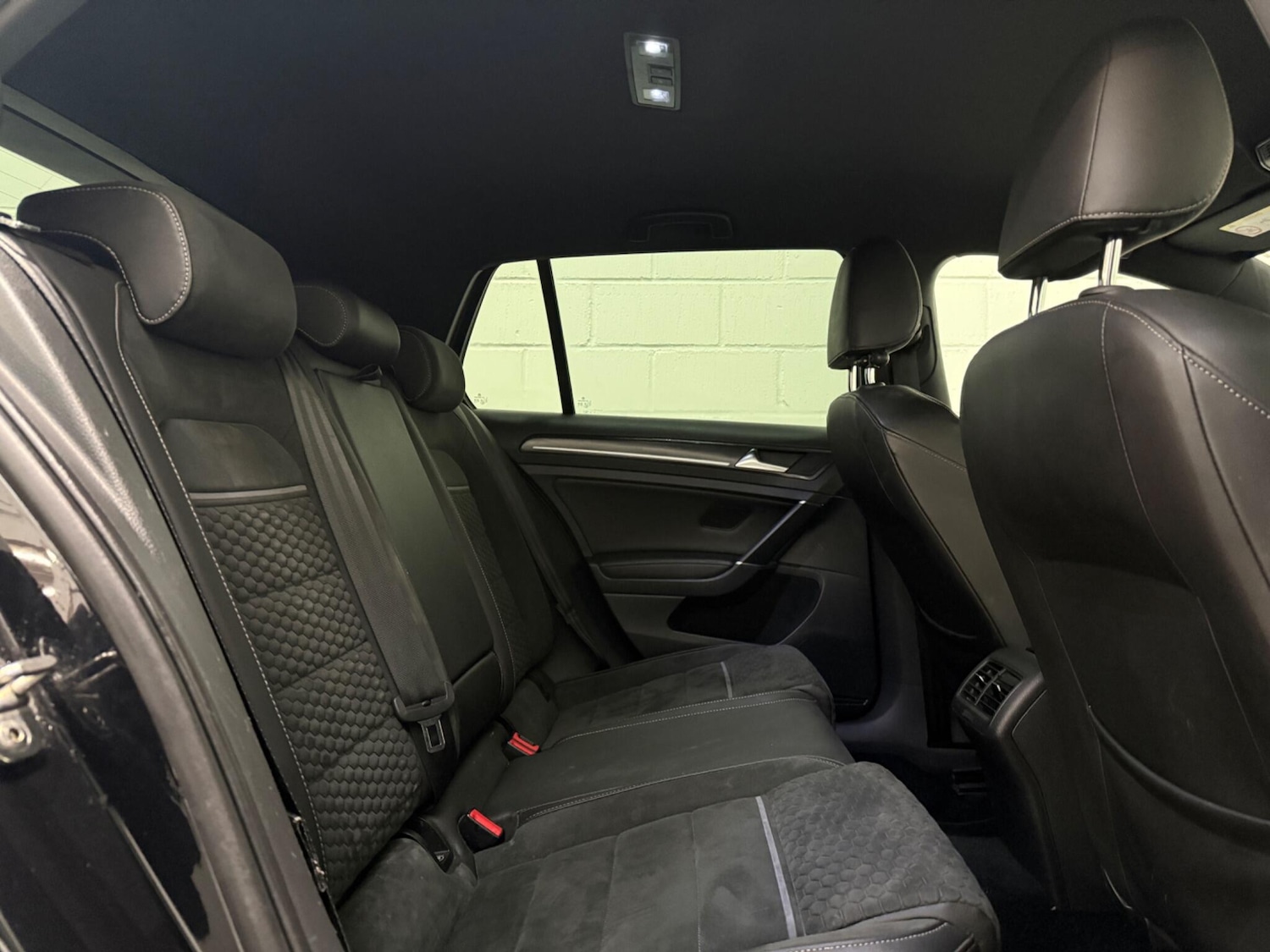 Used Volkswagen Golf 2017 for sale - 77163654: Photo 21