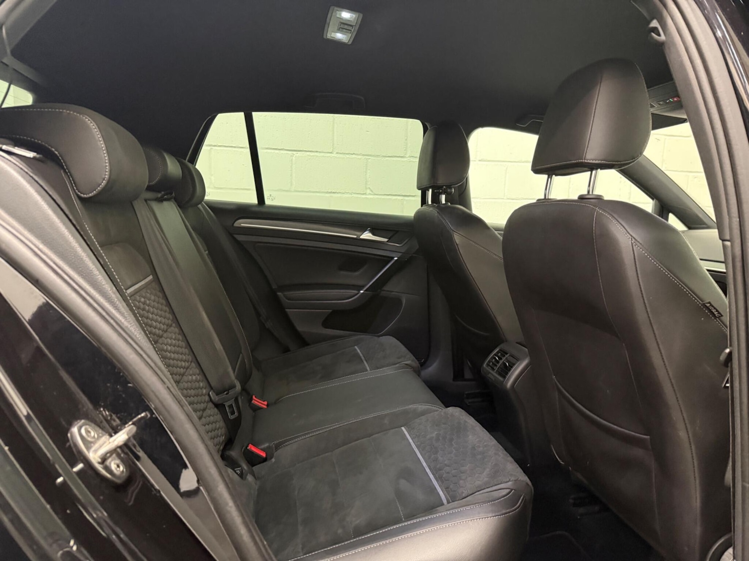 Used Volkswagen Golf 2017 for sale - 77163654: Photo 23