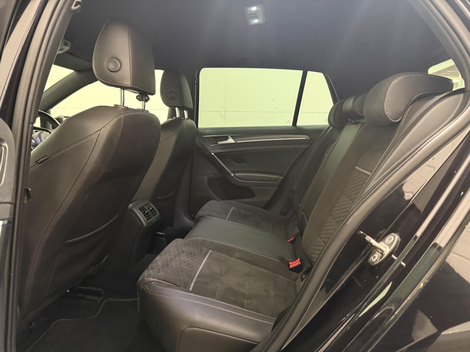 Used Volkswagen Golf 2017 for sale - 77163654: Photo 25