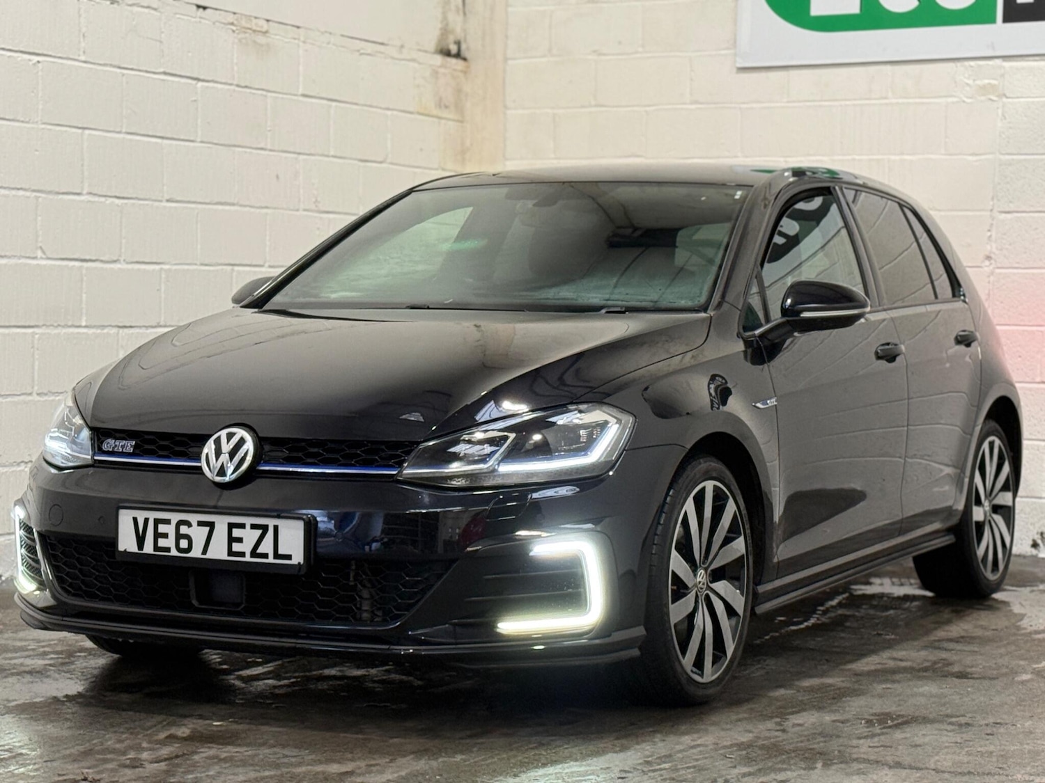 Used Volkswagen Golf 2017 for sale - 77163654: Photo 3