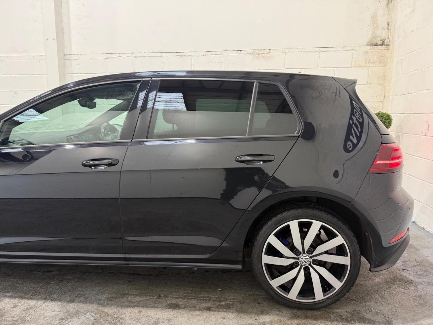 Used Volkswagen Golf 2017 for sale - 77163654: Photo 6