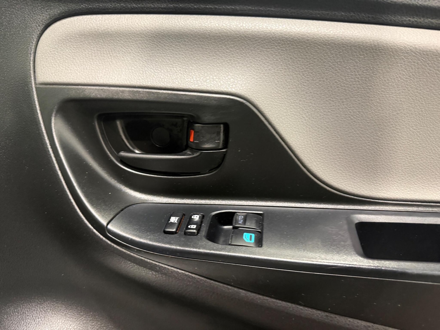 Used Toyota Yaris 2019 for sale - 77597998: Photo 30