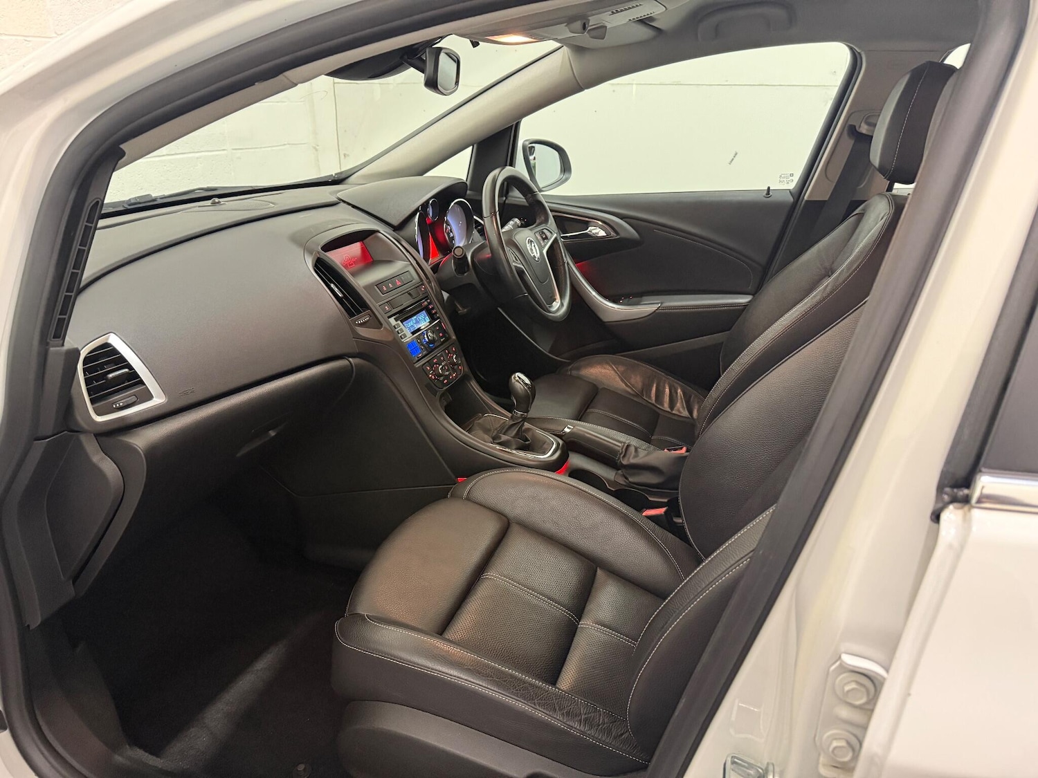 Used Vauxhall Astra 2013 for sale - 76371074: Photo 44