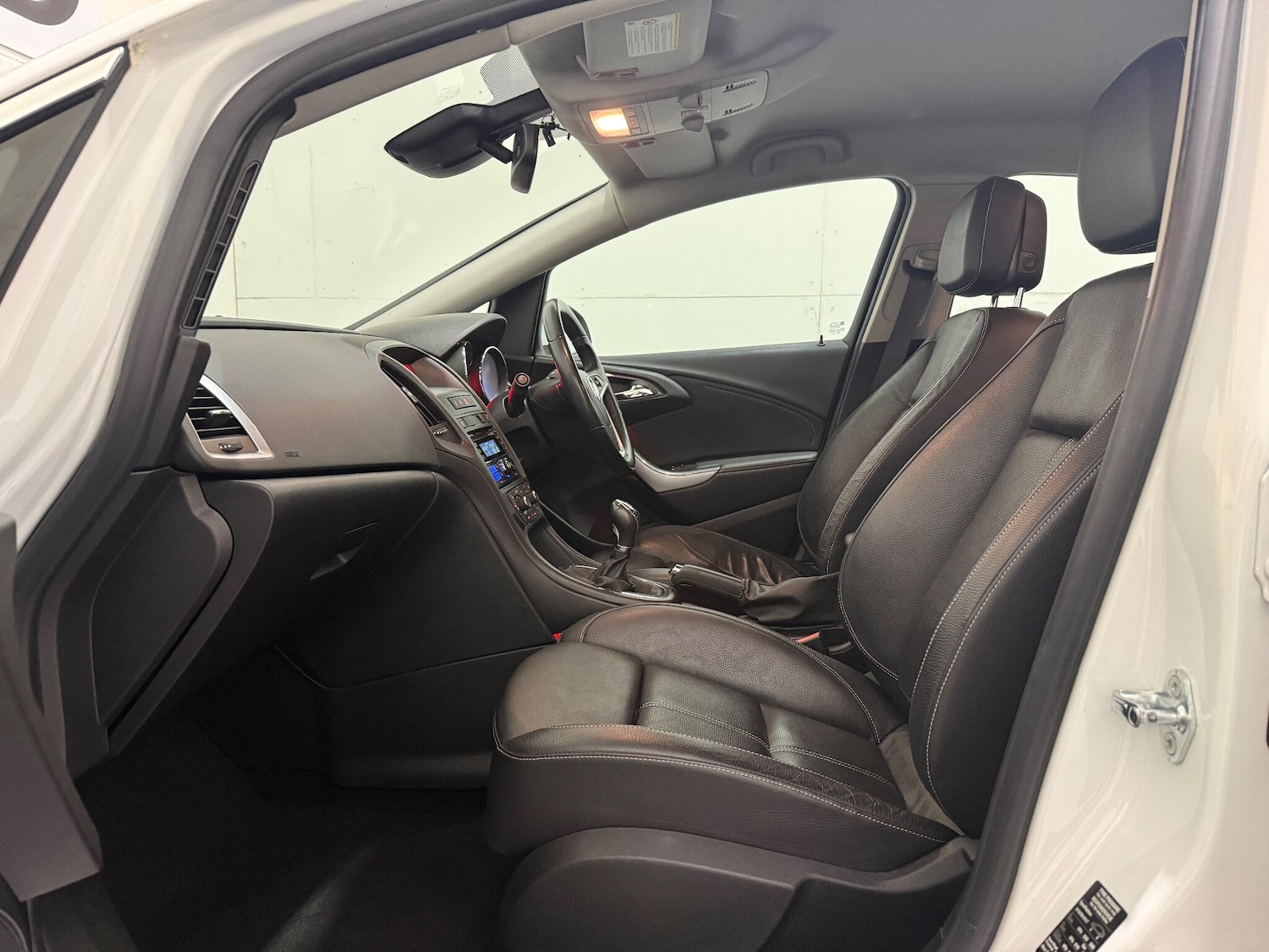 Used Vauxhall Astra 2013 for sale - 76371074: Photo 46