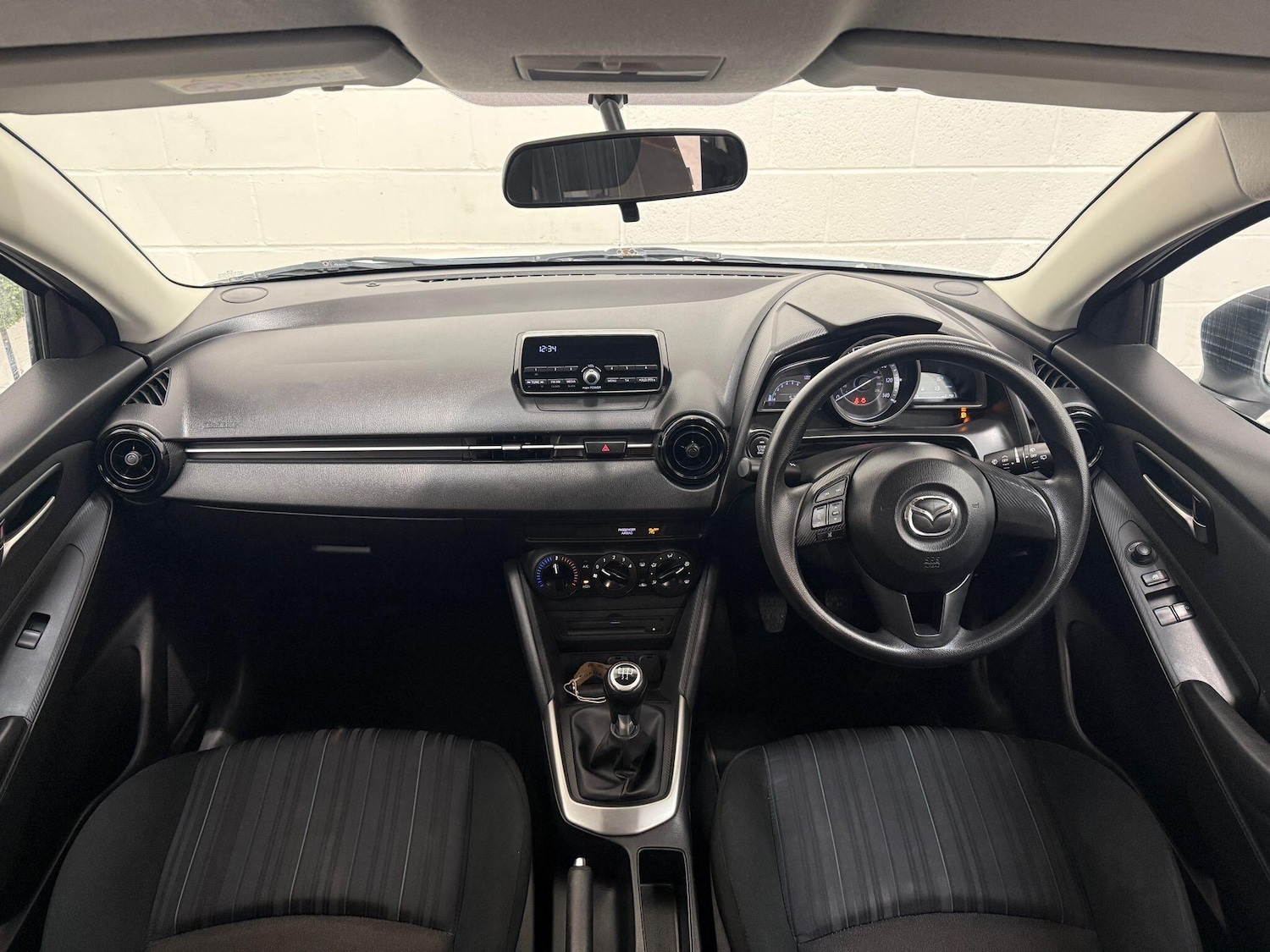 Used Mazda Mazda2 2016 for sale - 77175375: Photo 32