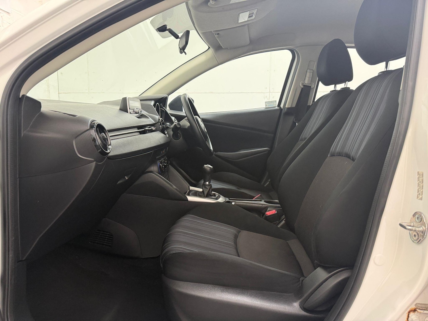 Used Mazda Mazda2 2016 for sale - 77175375: Photo 41