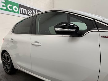 Used Peugeot 208 2015 for sale - 75543995: Photo