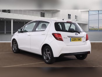 Used Toyota Yaris 2015 for sale - 76592533: Photo